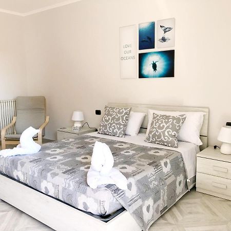 Hangar Inn Фьюмичино Экстерьер фото
