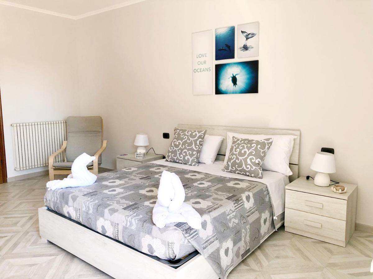 Hangar Inn Фьюмичино Экстерьер фото