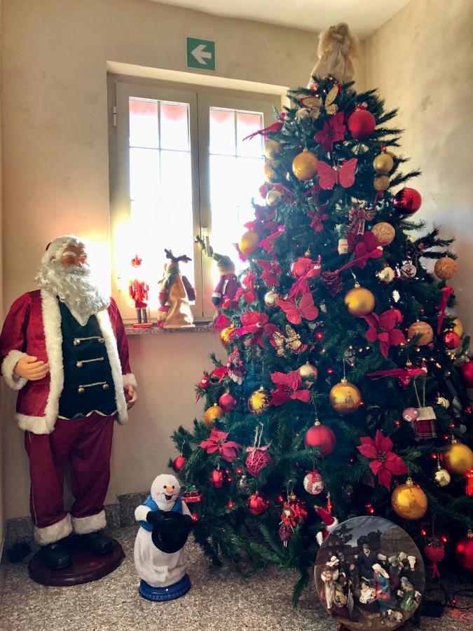 Hangar Inn Фьюмичино Экстерьер фото